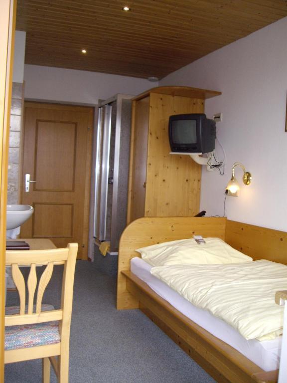 Hotel-Pension Stallinger Weyregg am Attersee Oda fotoğraf